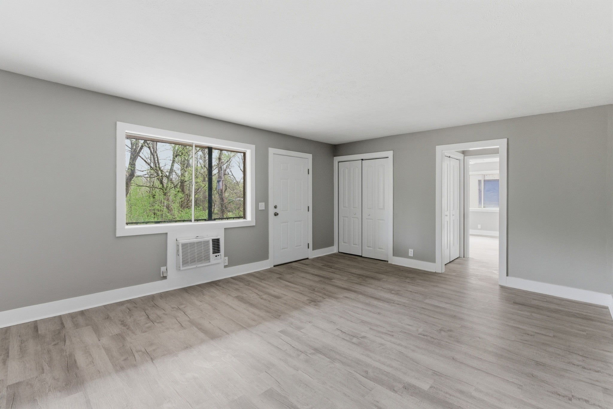 2-bed condo for sale in Nashville, TN 37211, 550 Harding Pl F121 550 Harding Pl F121, Nashville TN 37211 2-bed condo, photo 5 of 19