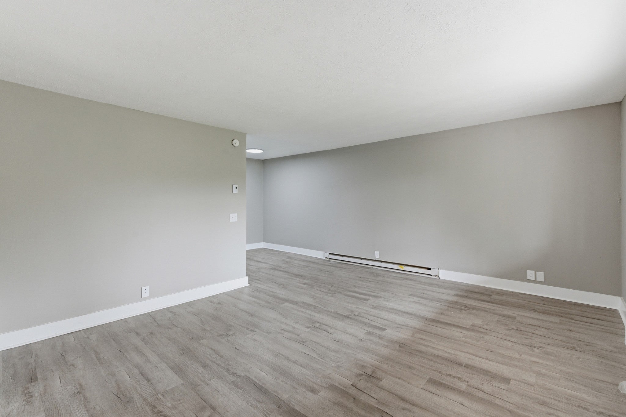 2-bed condo for sale in Nashville, TN 37211, 550 Harding Pl F121 550 Harding Pl F121, Nashville TN 37211 2-bed condo, photo 3 of 19