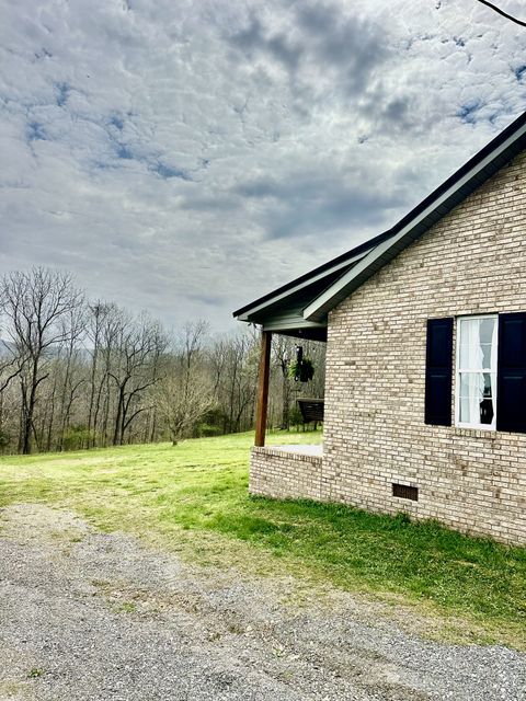 138 Poplar View Ln Huntland TN 37345