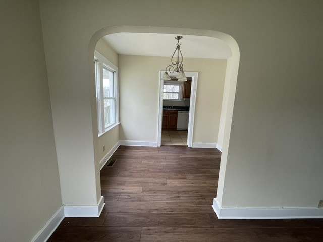 1805 Dimple Ct