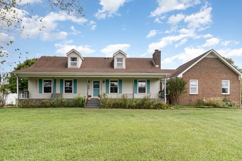 1130 Adam Dr Cottontown TN 37048