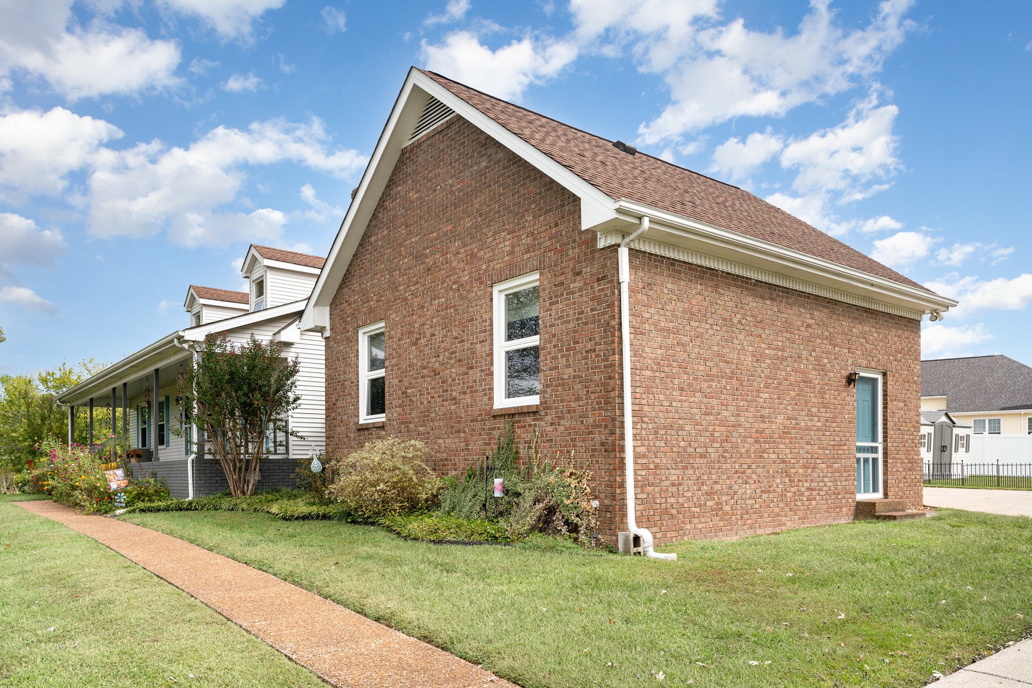 1130 Adam Dr