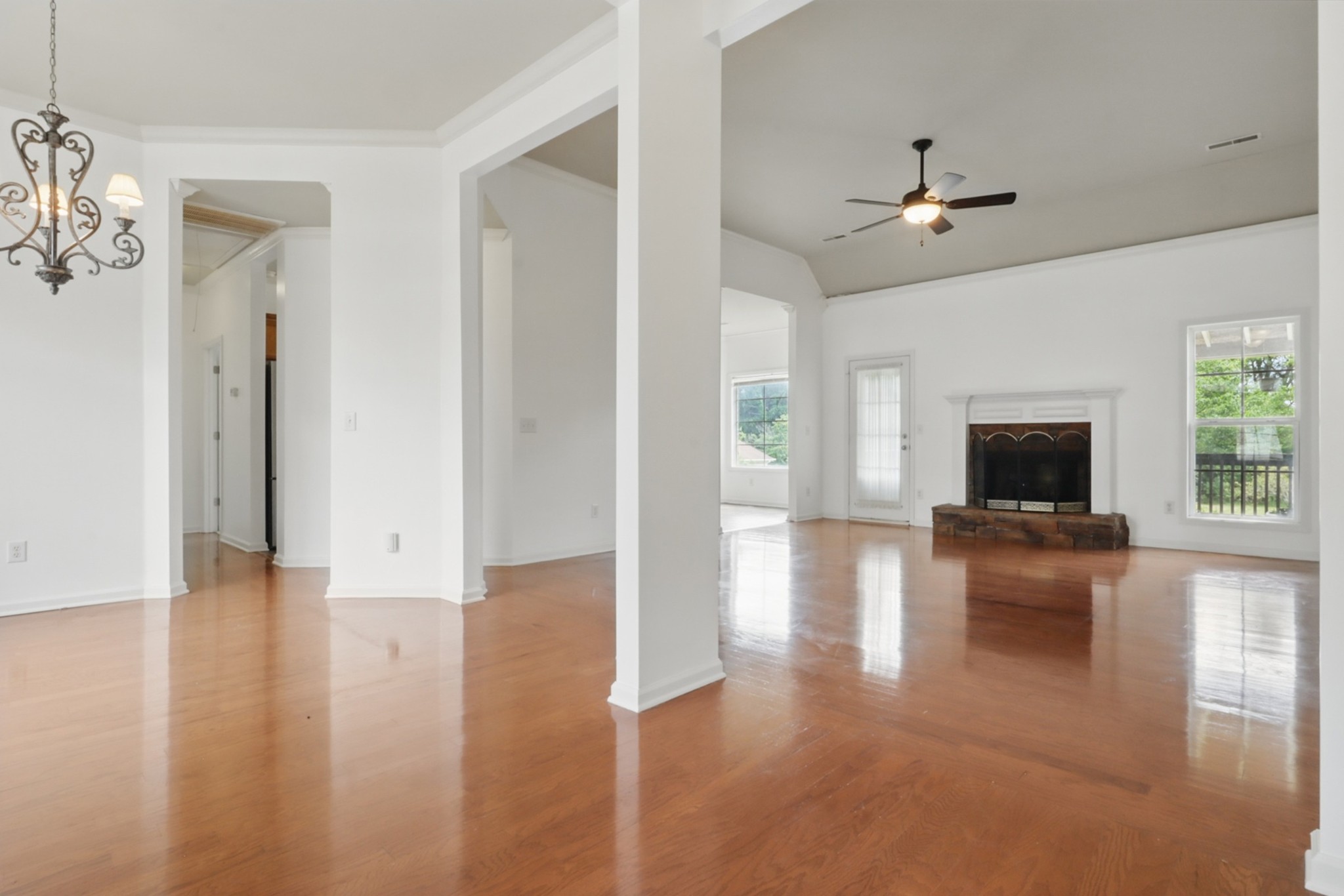 208 Sunnyside Dr