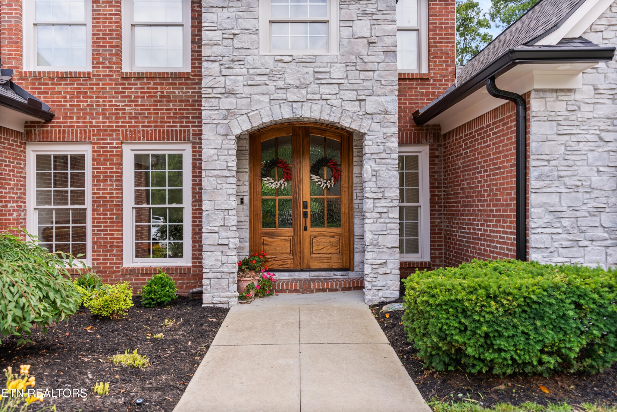 2808 Surfside Shores Lane