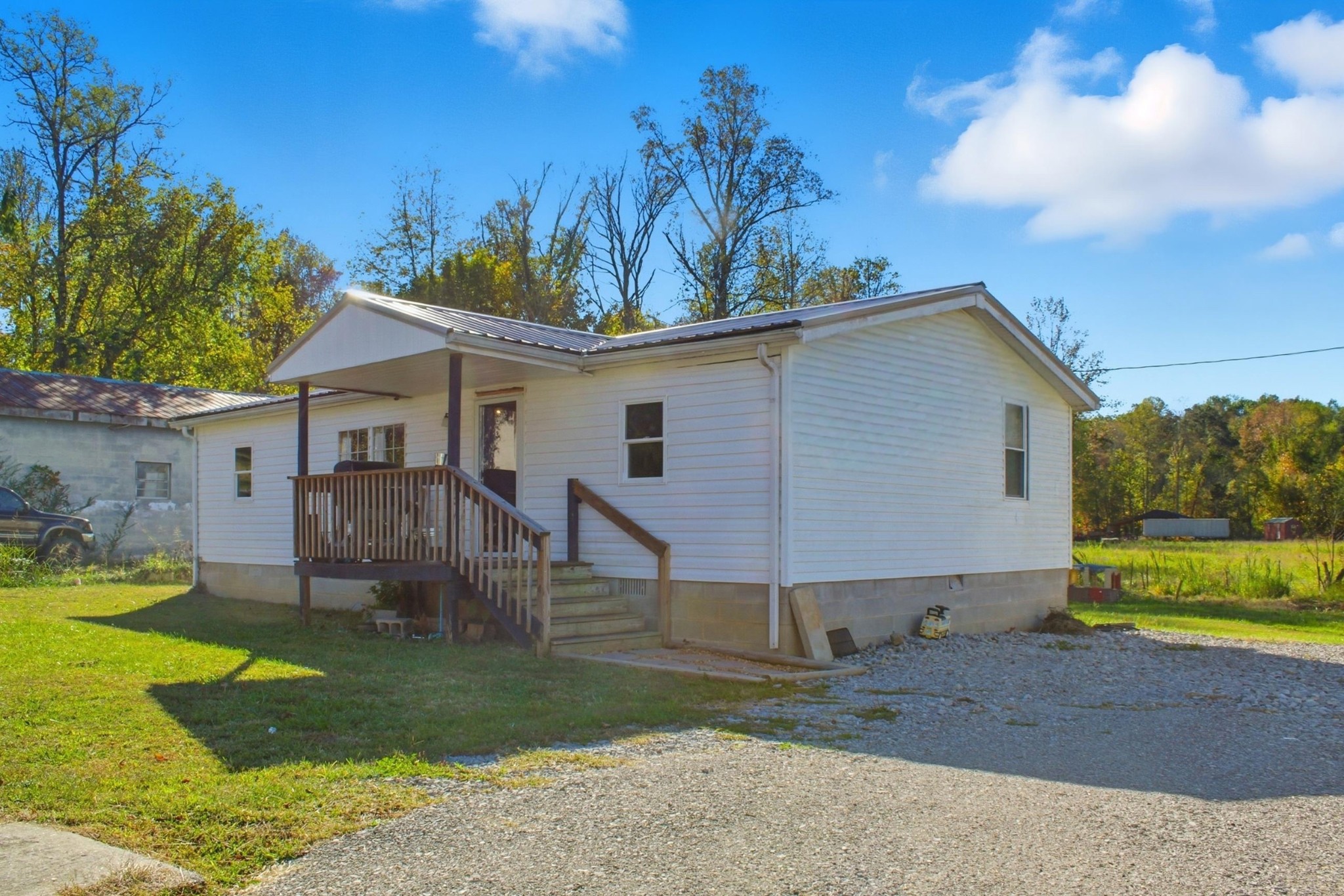 214 S Main St