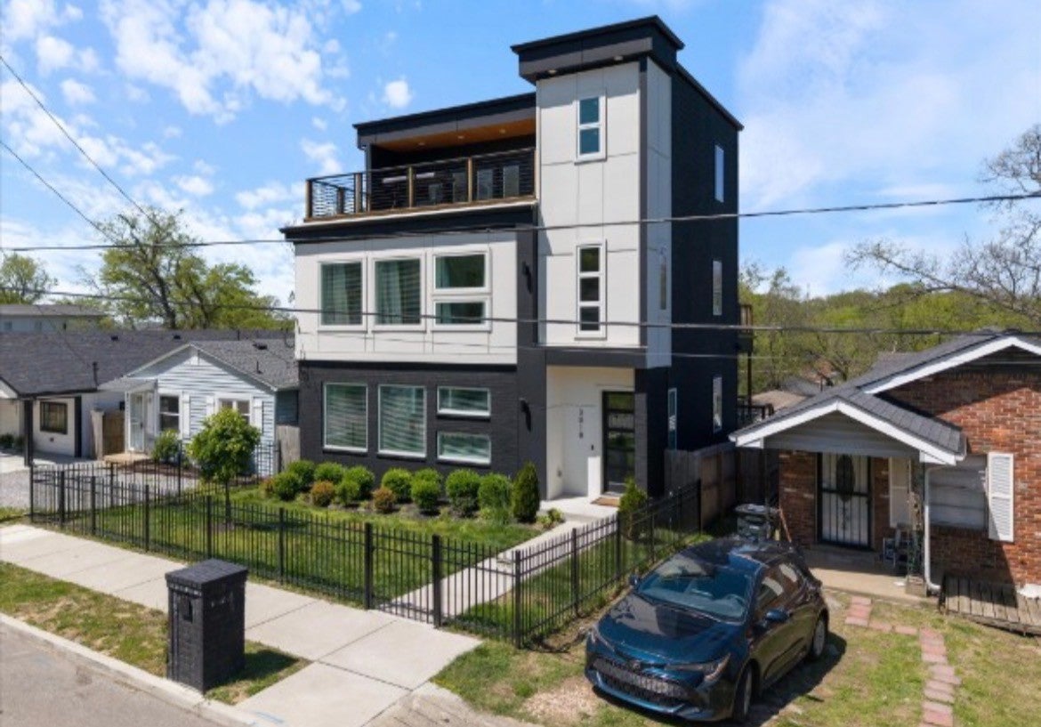 3018 Indiana Ave