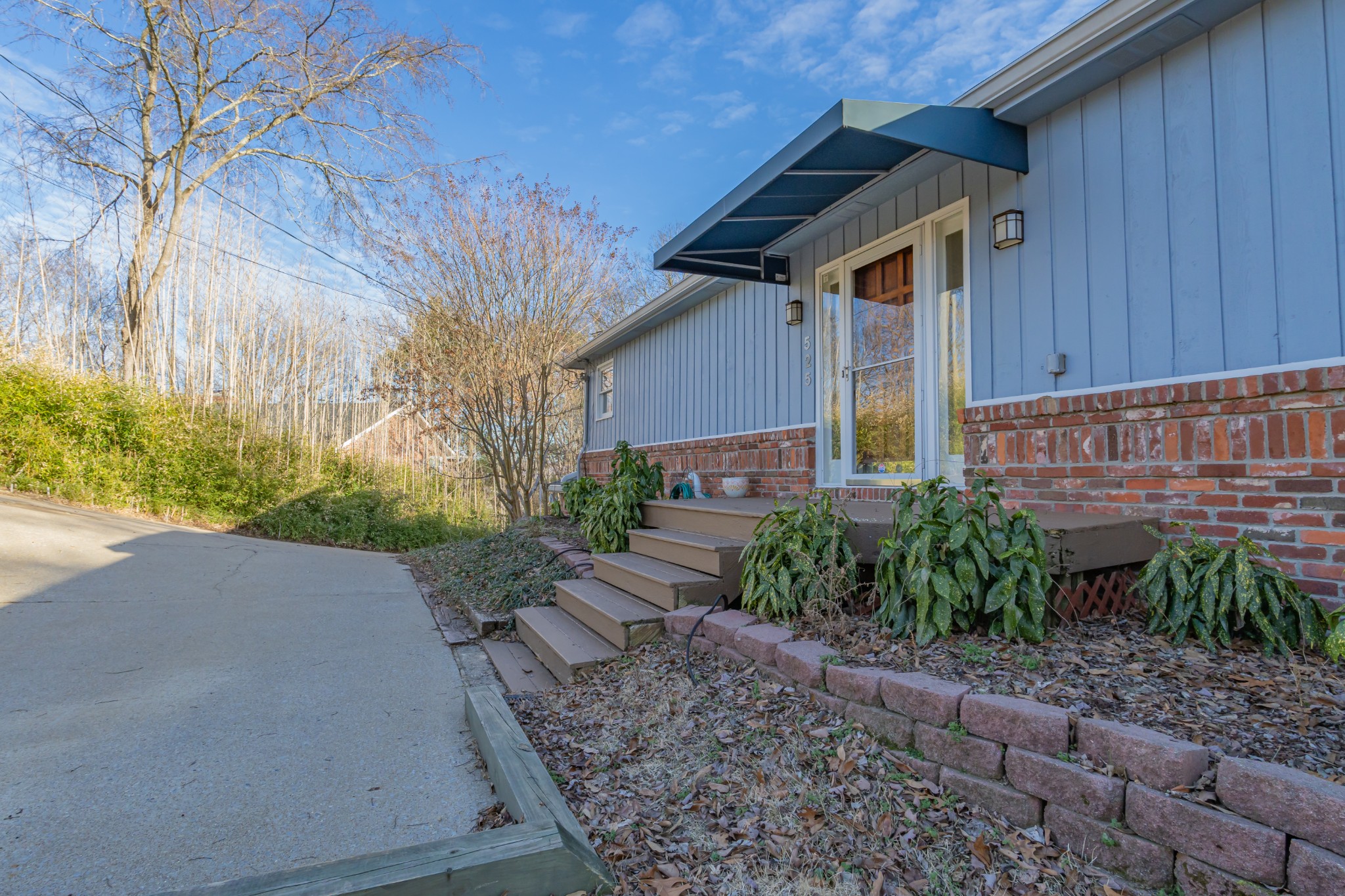 525 Saddle Dr