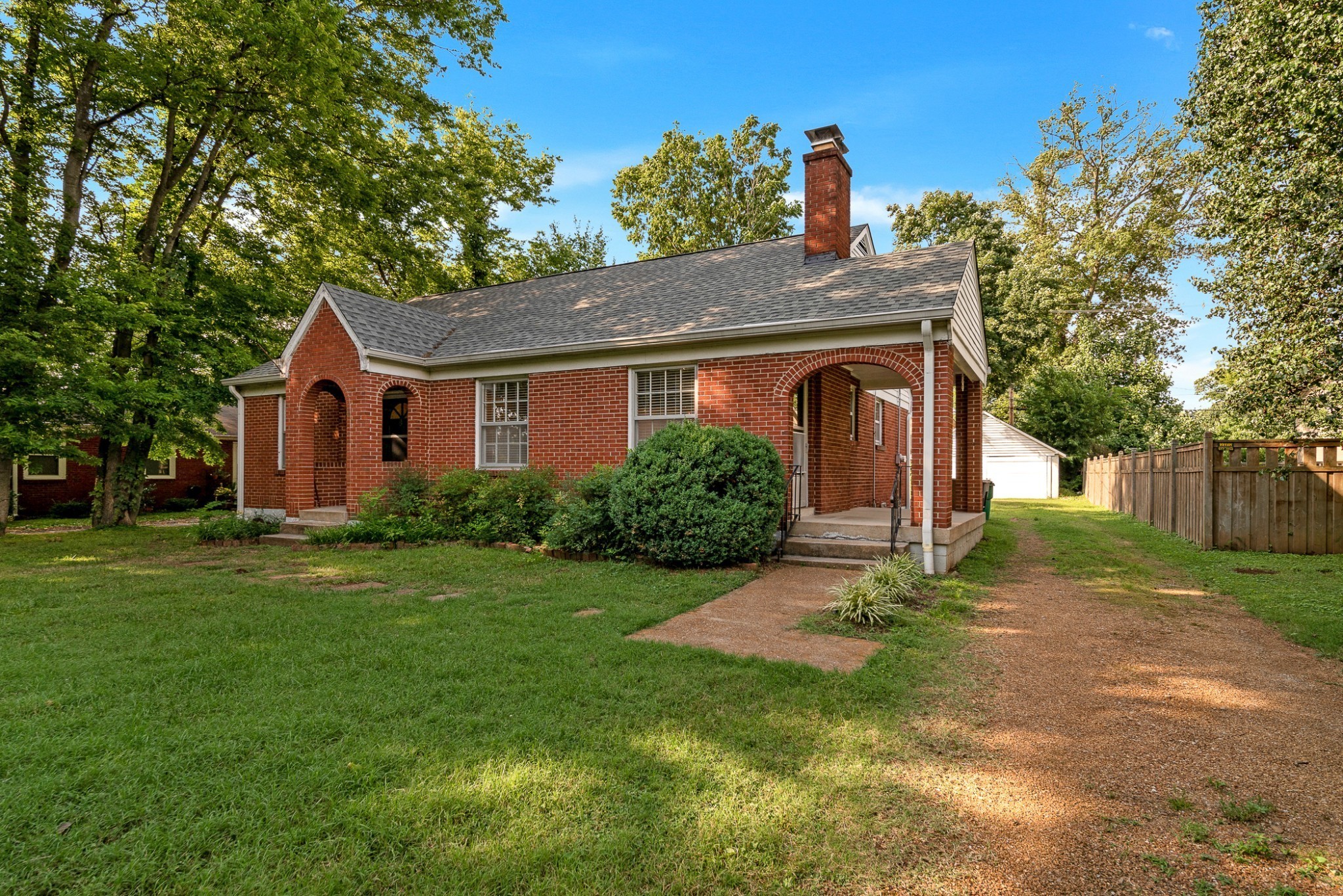 311 Lauderdale Rd