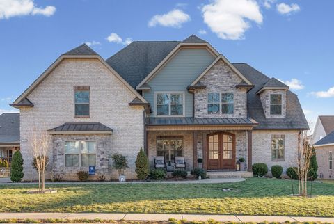 104 Beechcrest Ct Clarksville TN 37043