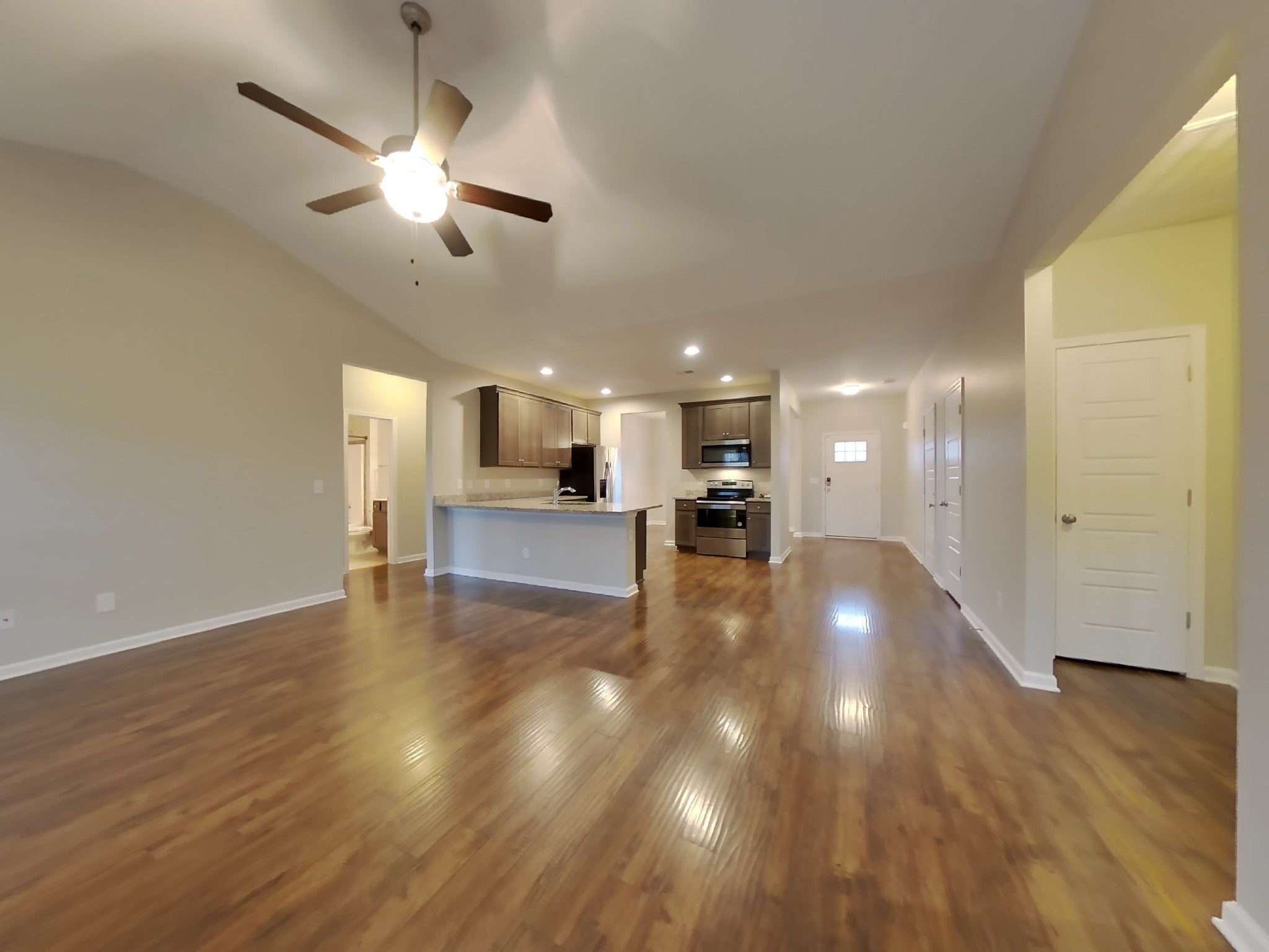824 Ellyson Dr