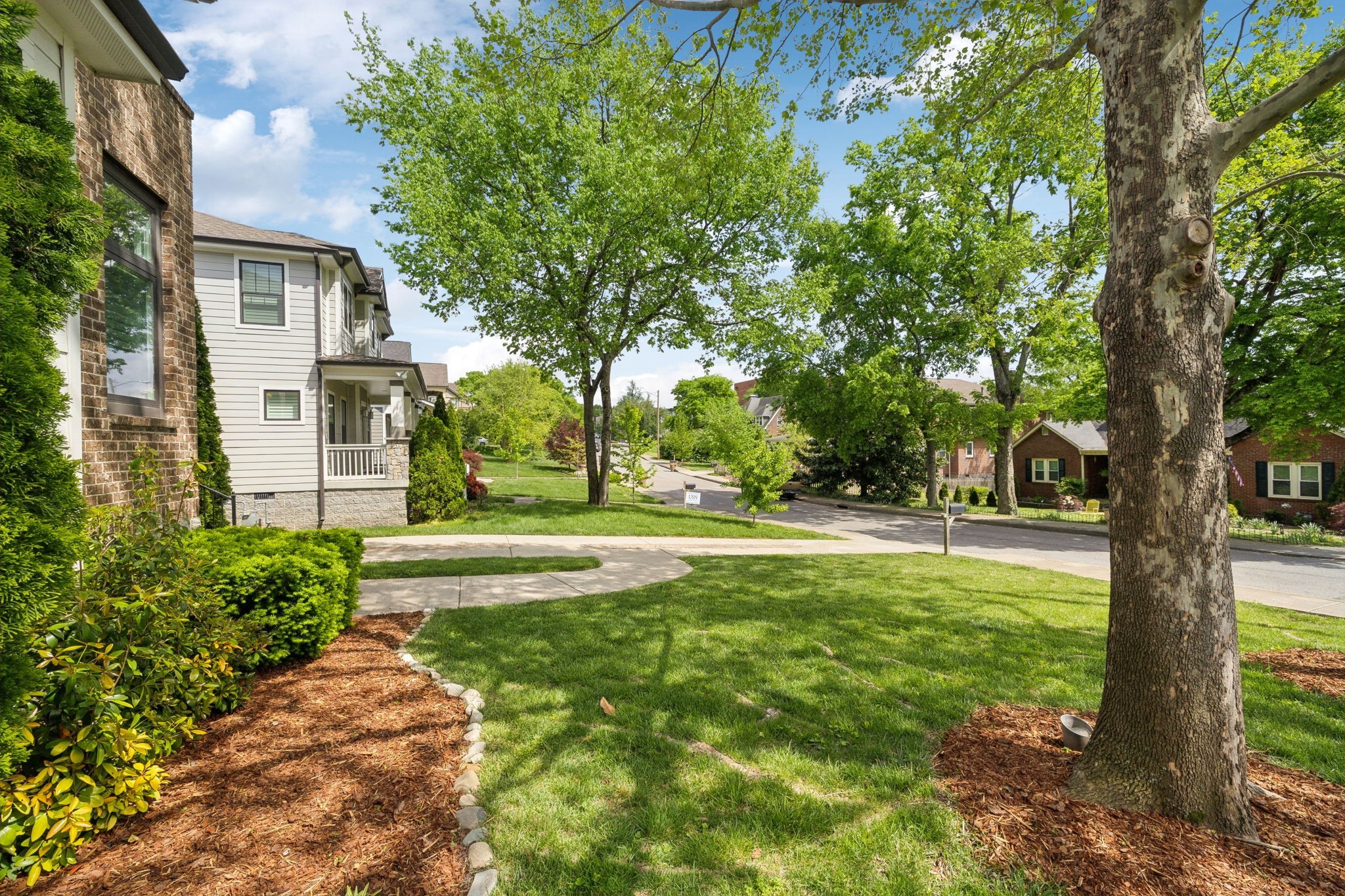 2302 Sunset Pl