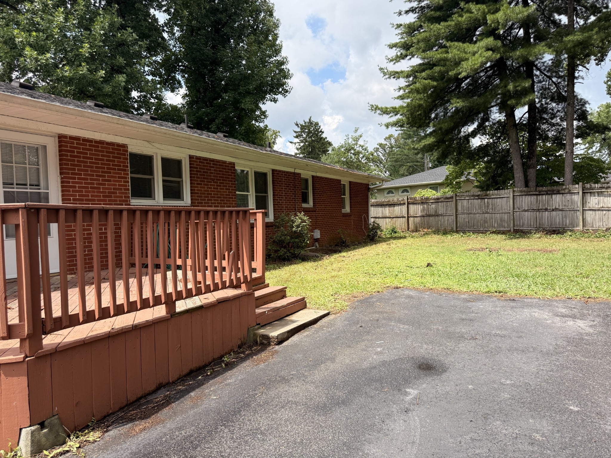 Photo 1 of 9 — 910 Sawyer Dr, Murfreesboro, TN 37129