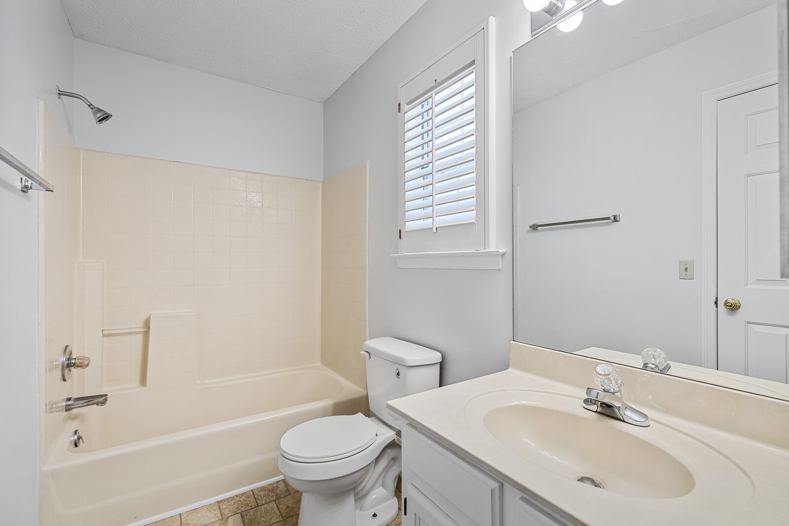 Nashville, Tennessee 37211, United States, 3 Bedrooms Bedrooms, ,2 BathroomsBathrooms,Residential,Active,255010