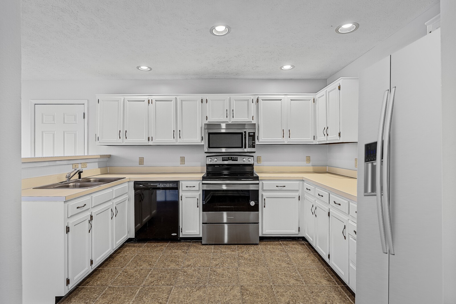 Nashville, Tennessee 37211, United States, 3 Bedrooms Bedrooms, ,2 BathroomsBathrooms,Residential,Active,255010