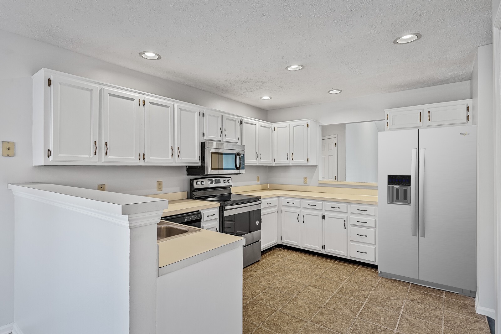 Nashville, Tennessee 37211, United States, 3 Bedrooms Bedrooms, ,2 BathroomsBathrooms,Residential,Active,255010