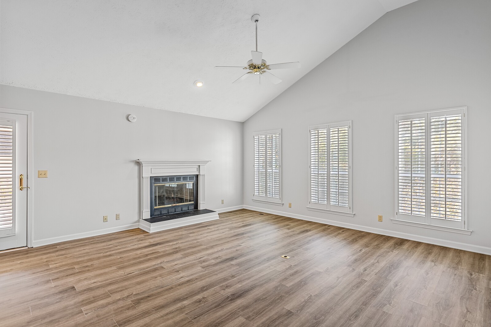 Nashville, Tennessee 37211, United States, 3 Bedrooms Bedrooms, ,2 BathroomsBathrooms,Residential,Active,255010