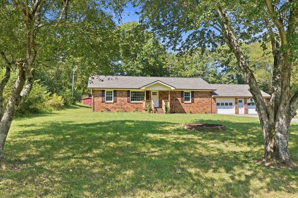 180 MAPLE ST, GORDONSVILLE, TN 38563 - Image 5e0f3ebd5ab3fb633faf33b1ea7eb212/377554100