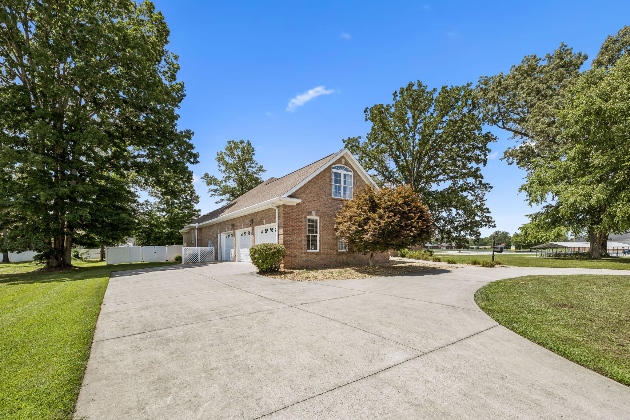 142 Heritage Cir