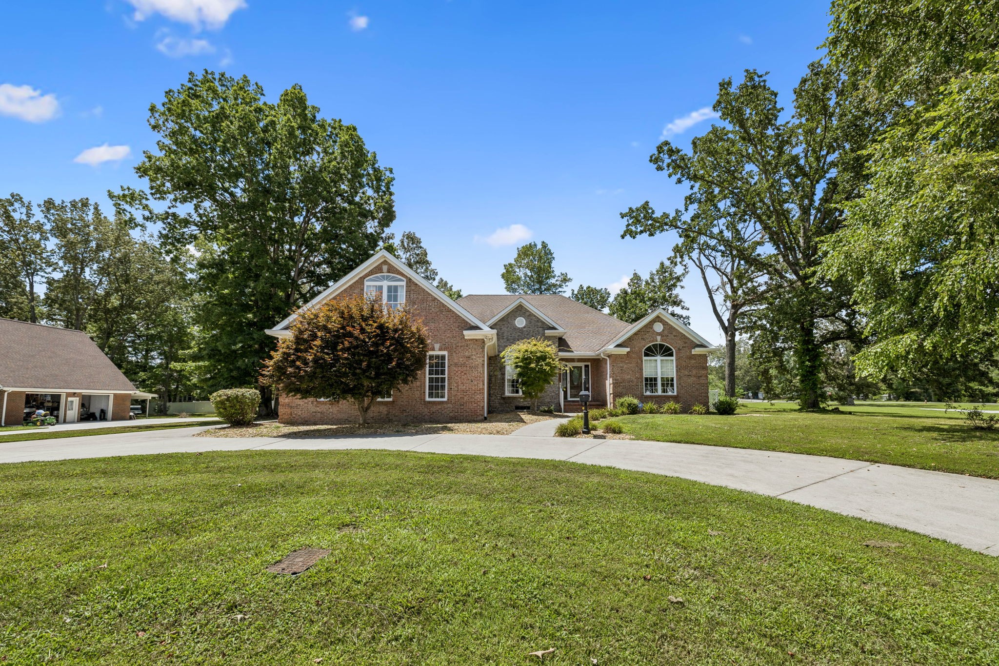 142 Heritage Cir