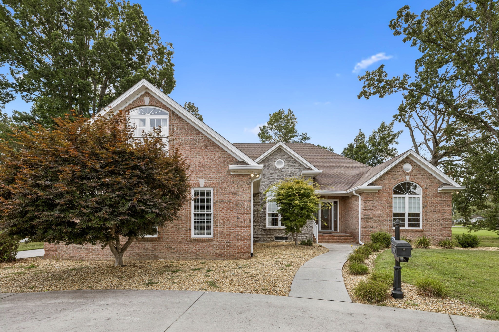 142 Heritage Cir
