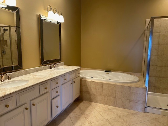 Franklin, Tennessee 37064, United States, 2 Bedrooms Bedrooms, ,3 BathroomsBathrooms,Residential,Active,222726