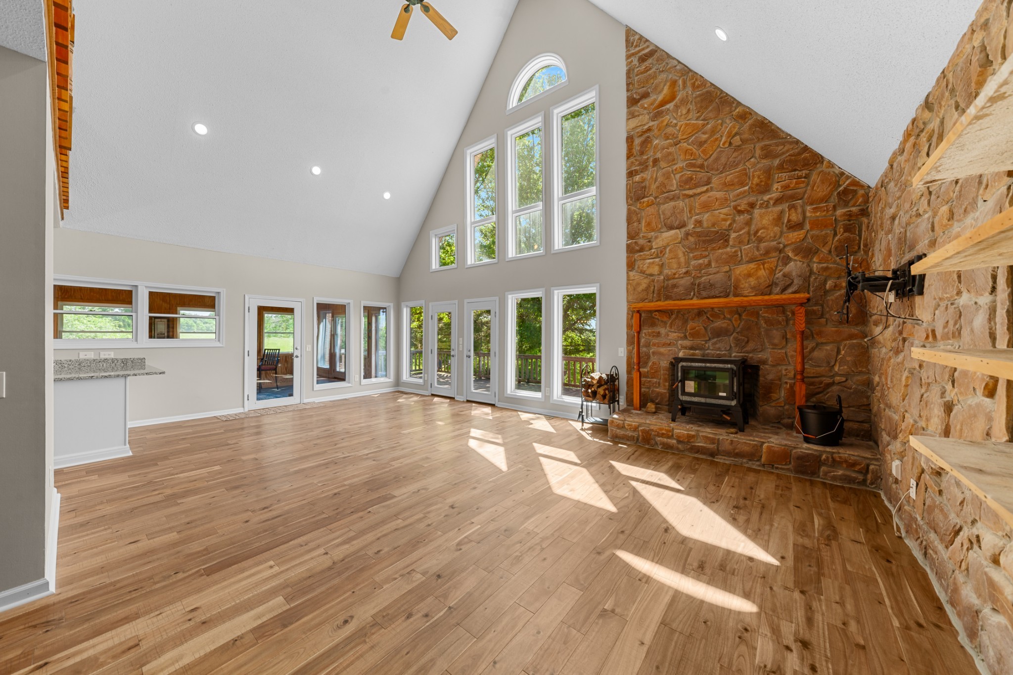 877 Mount Olive Cemetery Rd