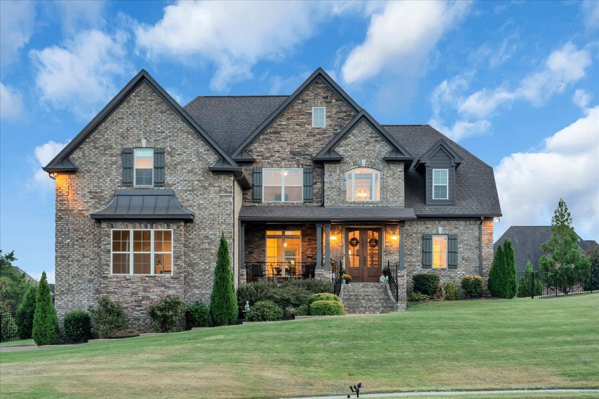 27 Morgan Ln