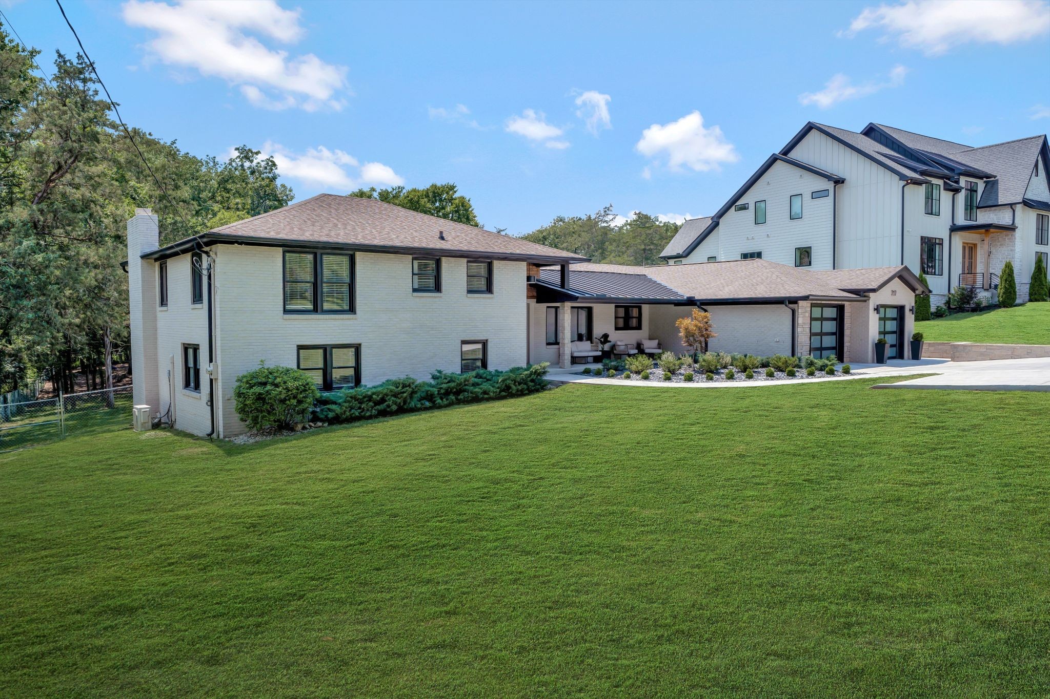 717 Starlit Rd