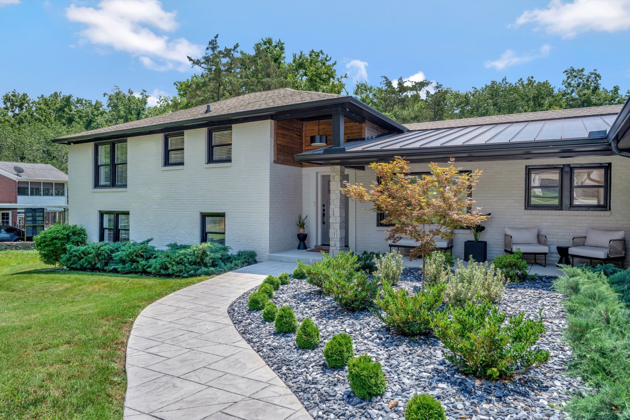 717 Starlit Rd