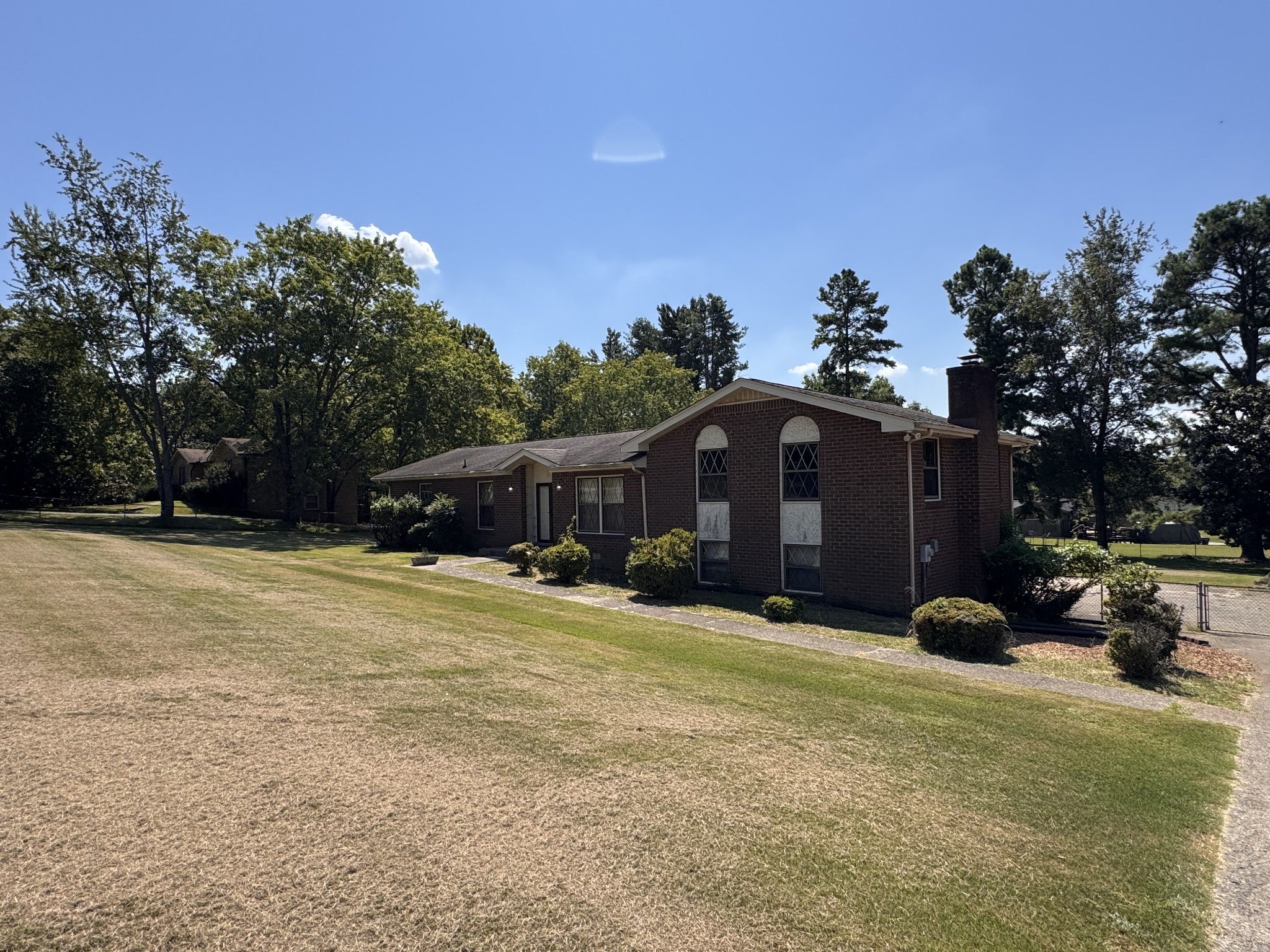 215 River Dr