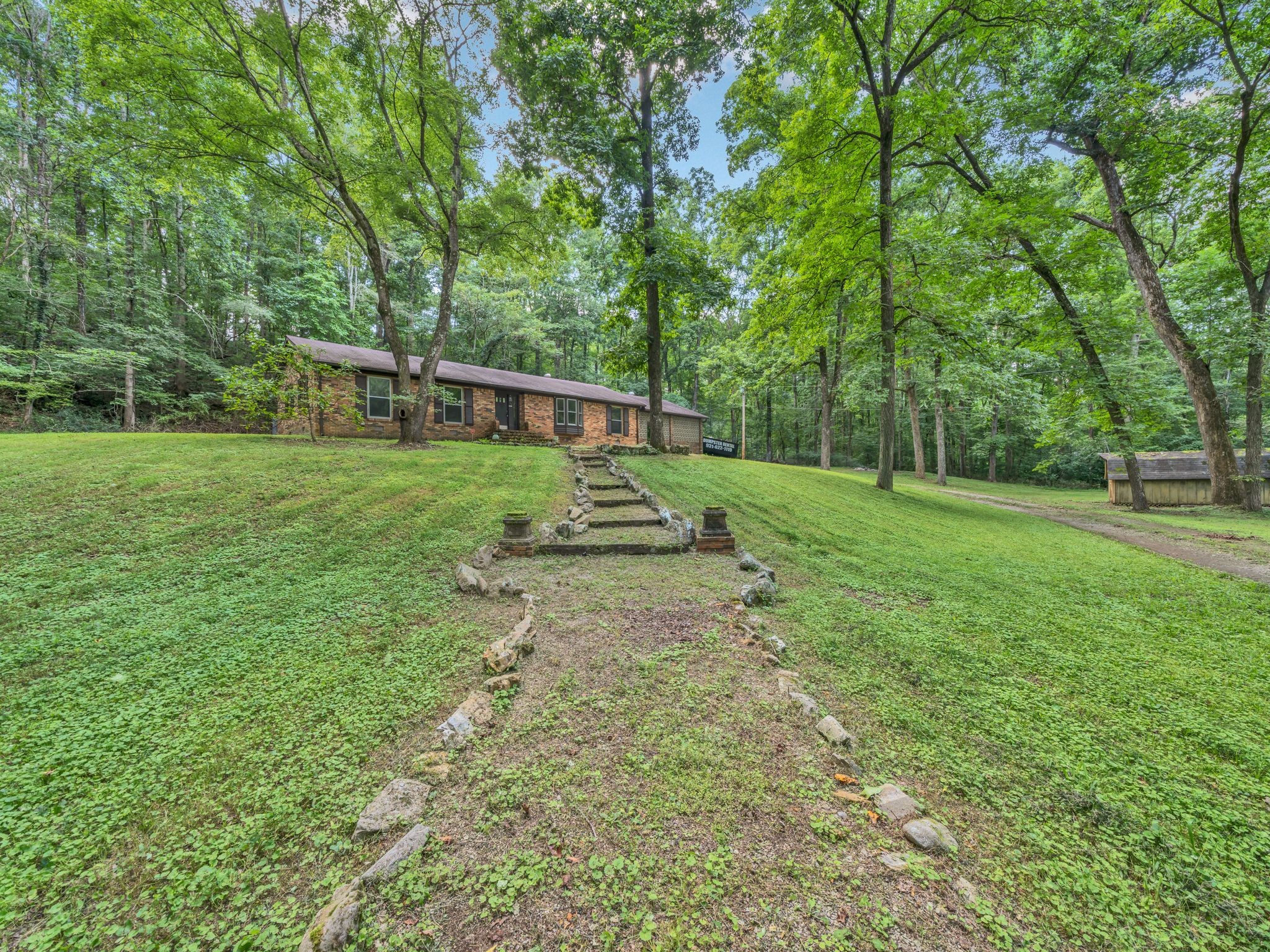 90 Oak Hollow Dr