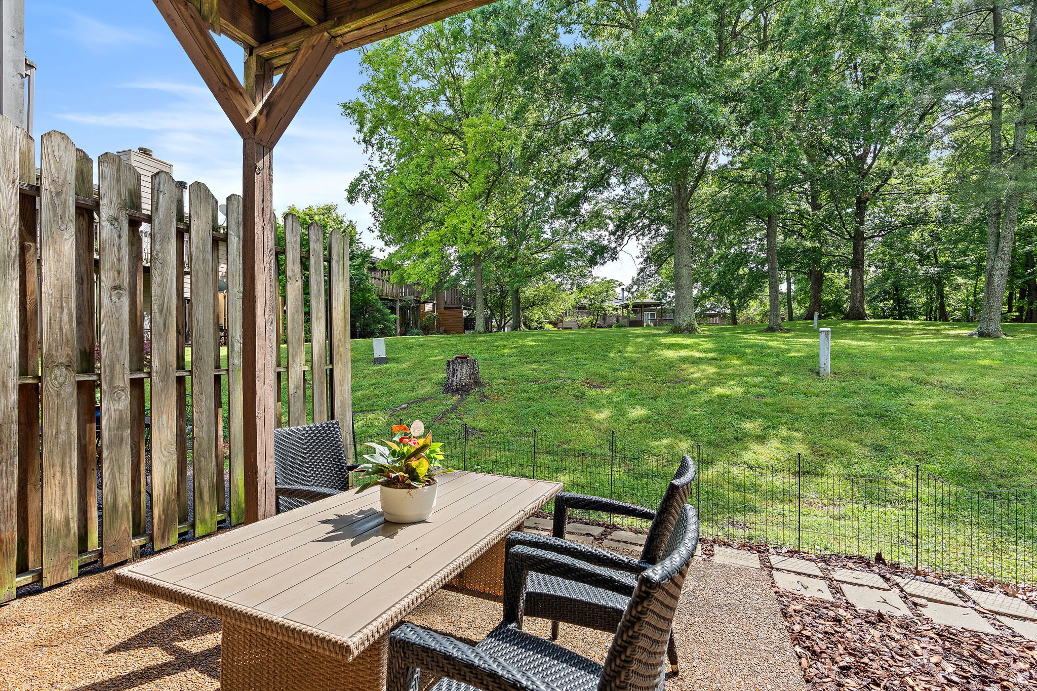 677 Harpeth Trace Dr