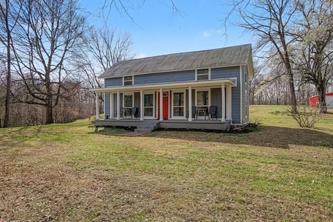 77 Warren Hollow Rd Five Points TN 38457