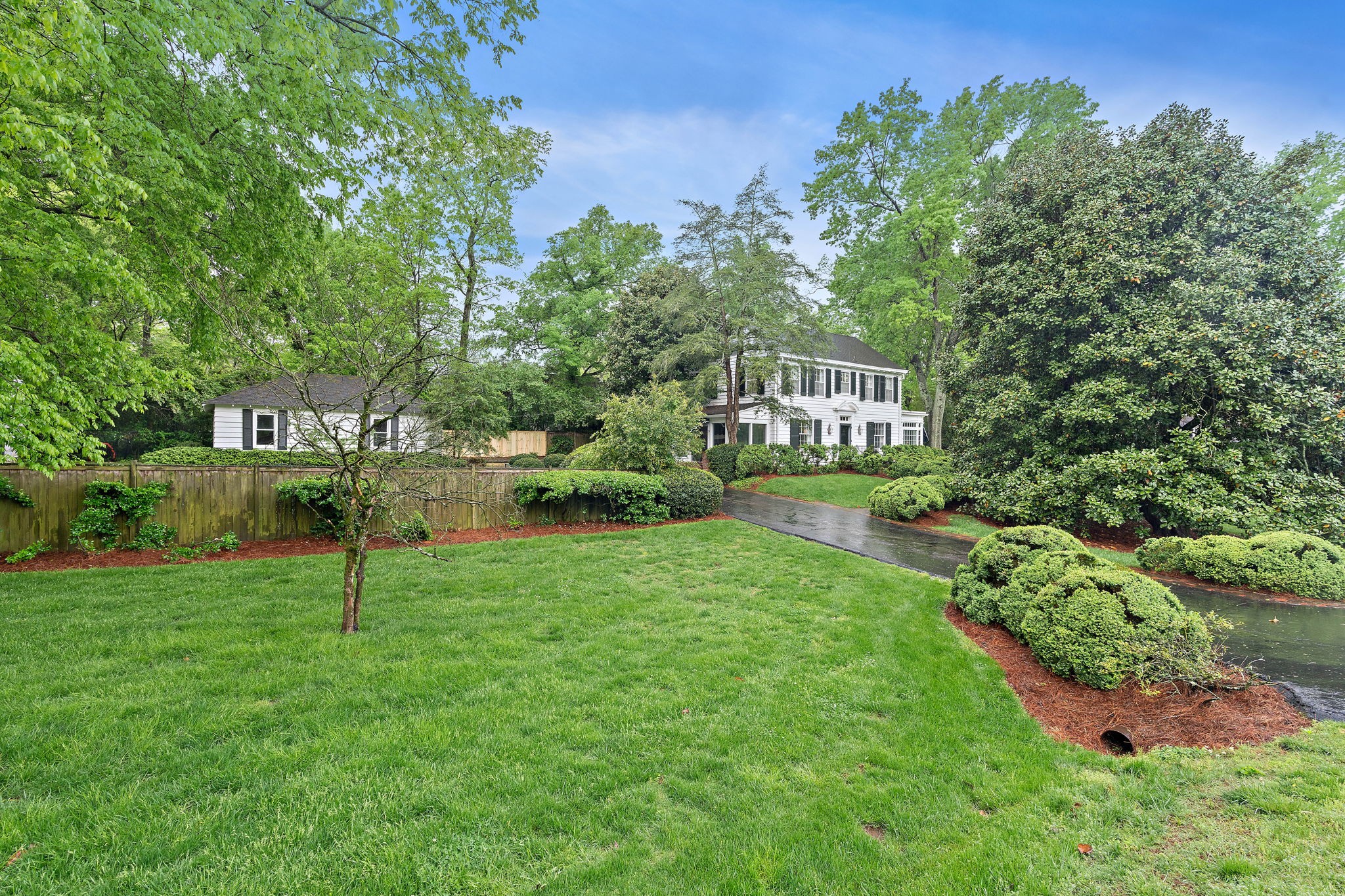407 Leake Ave