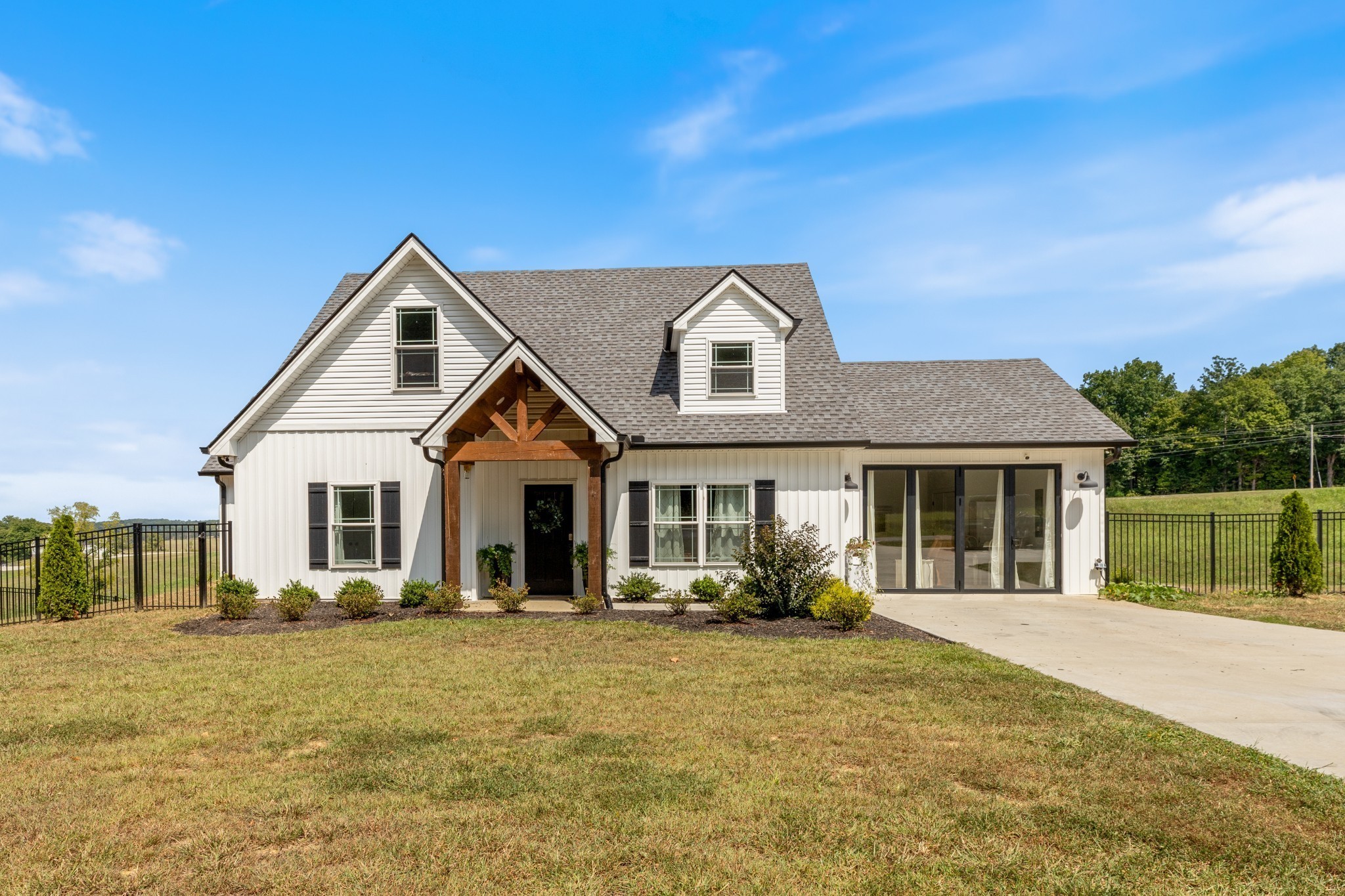 1020 Loggins Rd