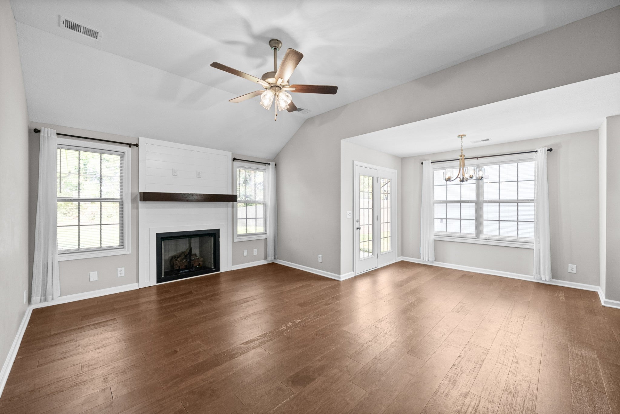 1493 Fredrick Dr