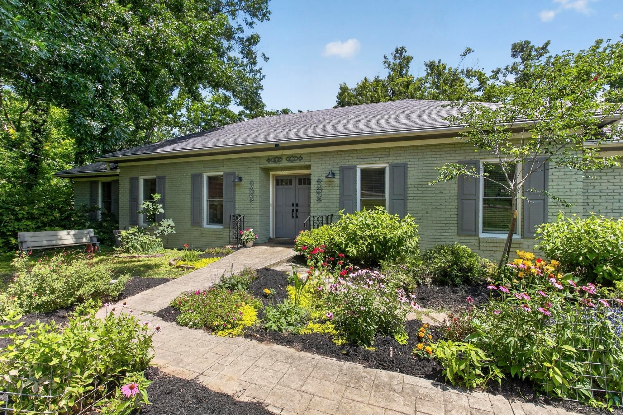 1234 Jefferson Davis Dr
