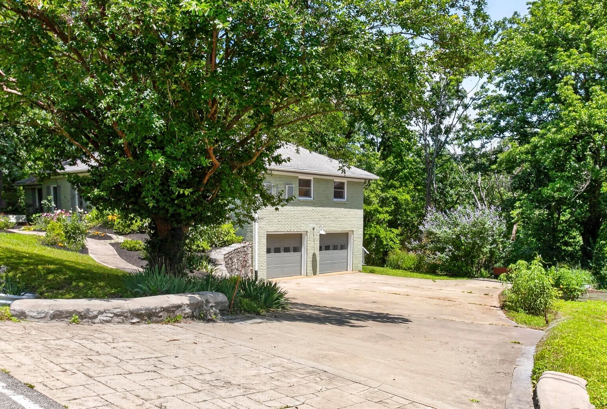 1234 Jefferson Davis Dr