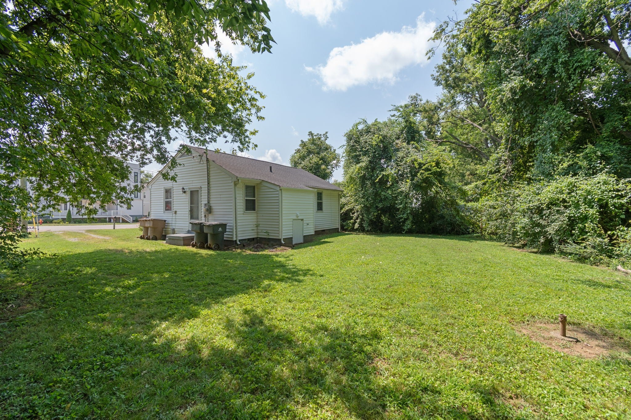 5914 Carl Pl
