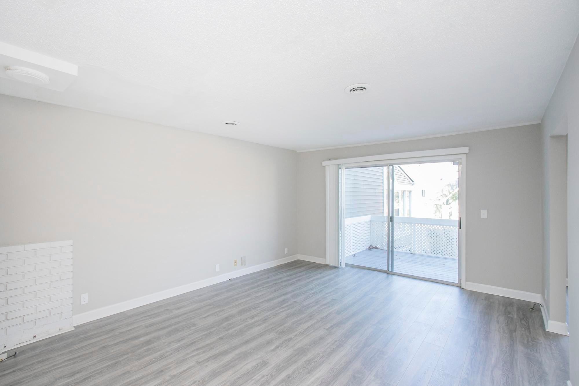 421 Raintree Pl