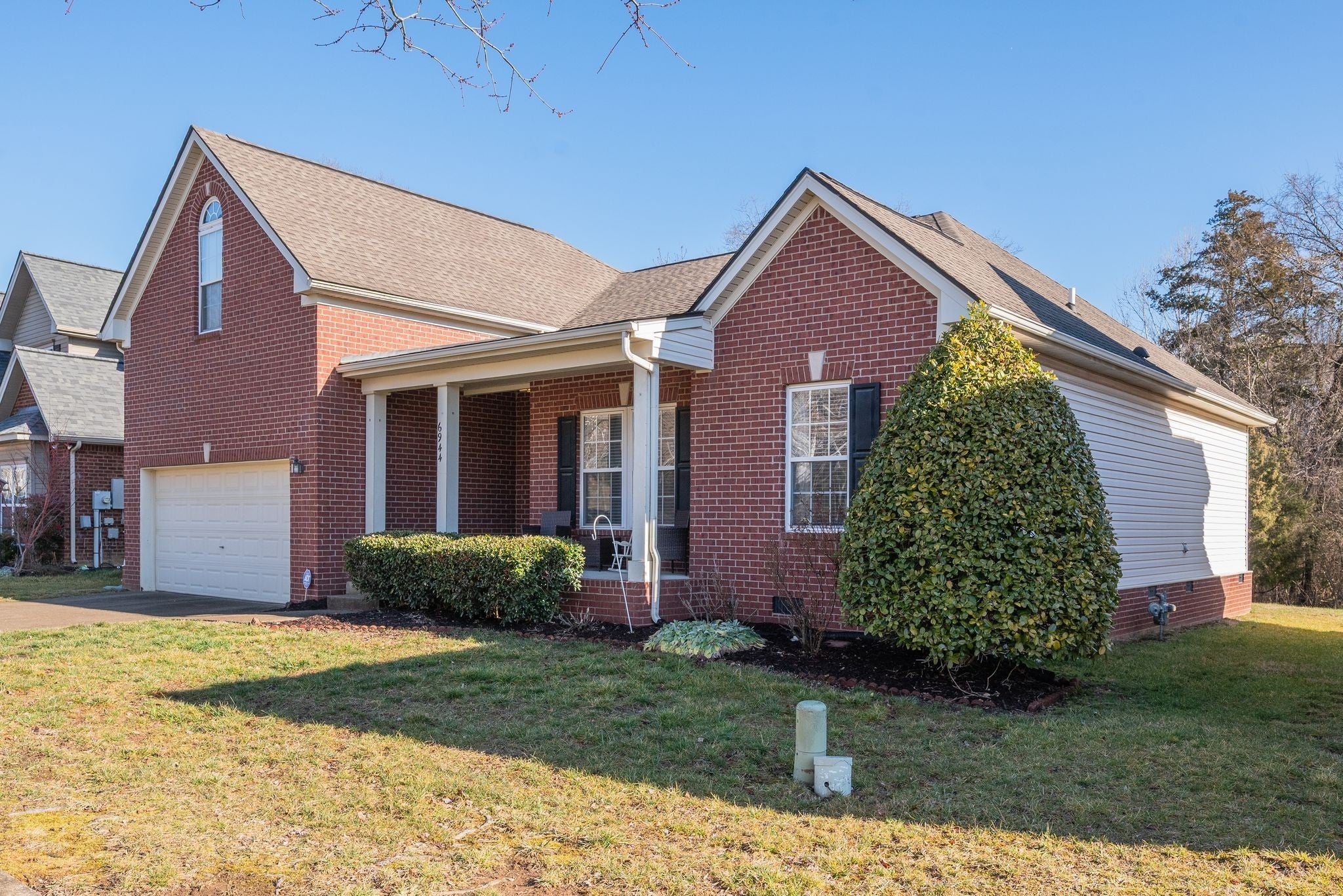 3-bed home for sale in Nashville, TN 37211, 6944 Sunnywood Dr 6944 Sunnywood Dr, Nashville TN 37211 3-bed home, photo 2 of 30