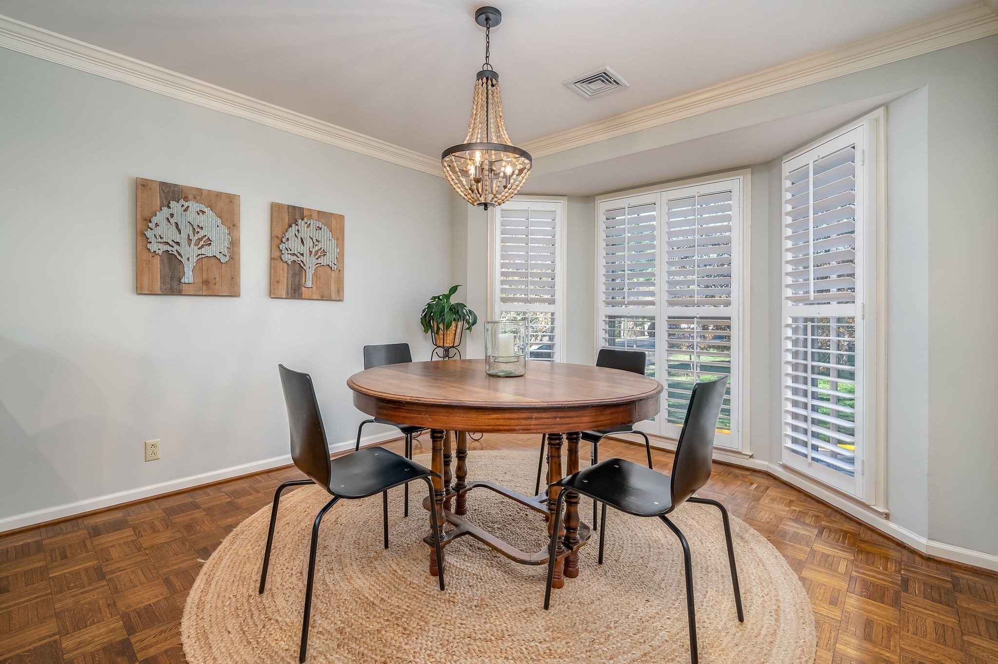 Nashville, Tennessee 37205, United States, 3 Bedrooms Bedrooms, ,3 BathroomsBathrooms,Residential,Active,6569