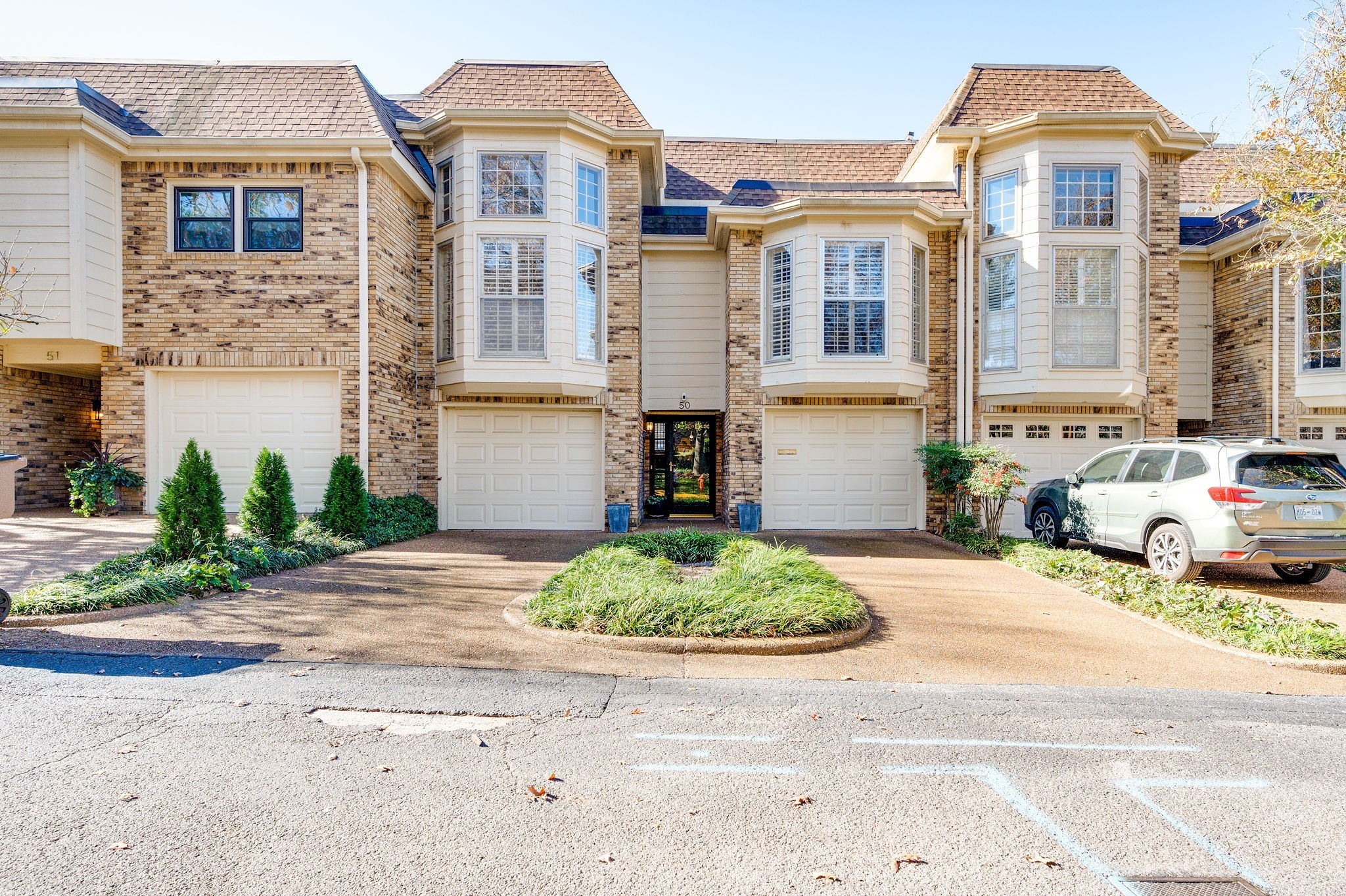 Nashville, Tennessee 37205, United States, 3 Bedrooms Bedrooms, ,3 BathroomsBathrooms,Residential,Active,6569