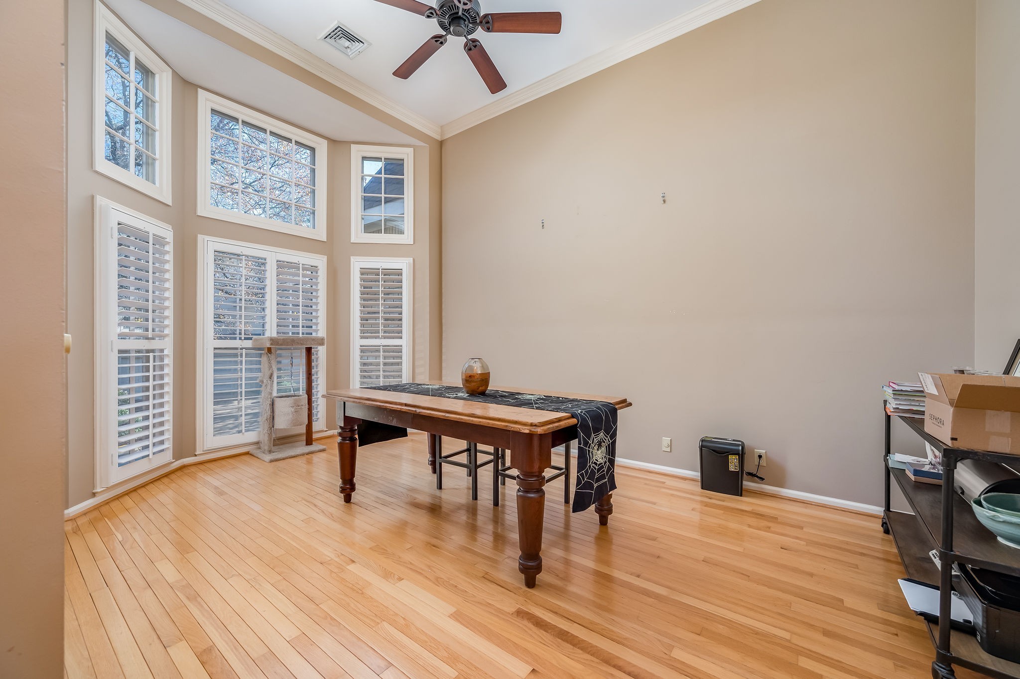 Nashville, Tennessee 37205, United States, 3 Bedrooms Bedrooms, ,3 BathroomsBathrooms,Residential,Active,6569