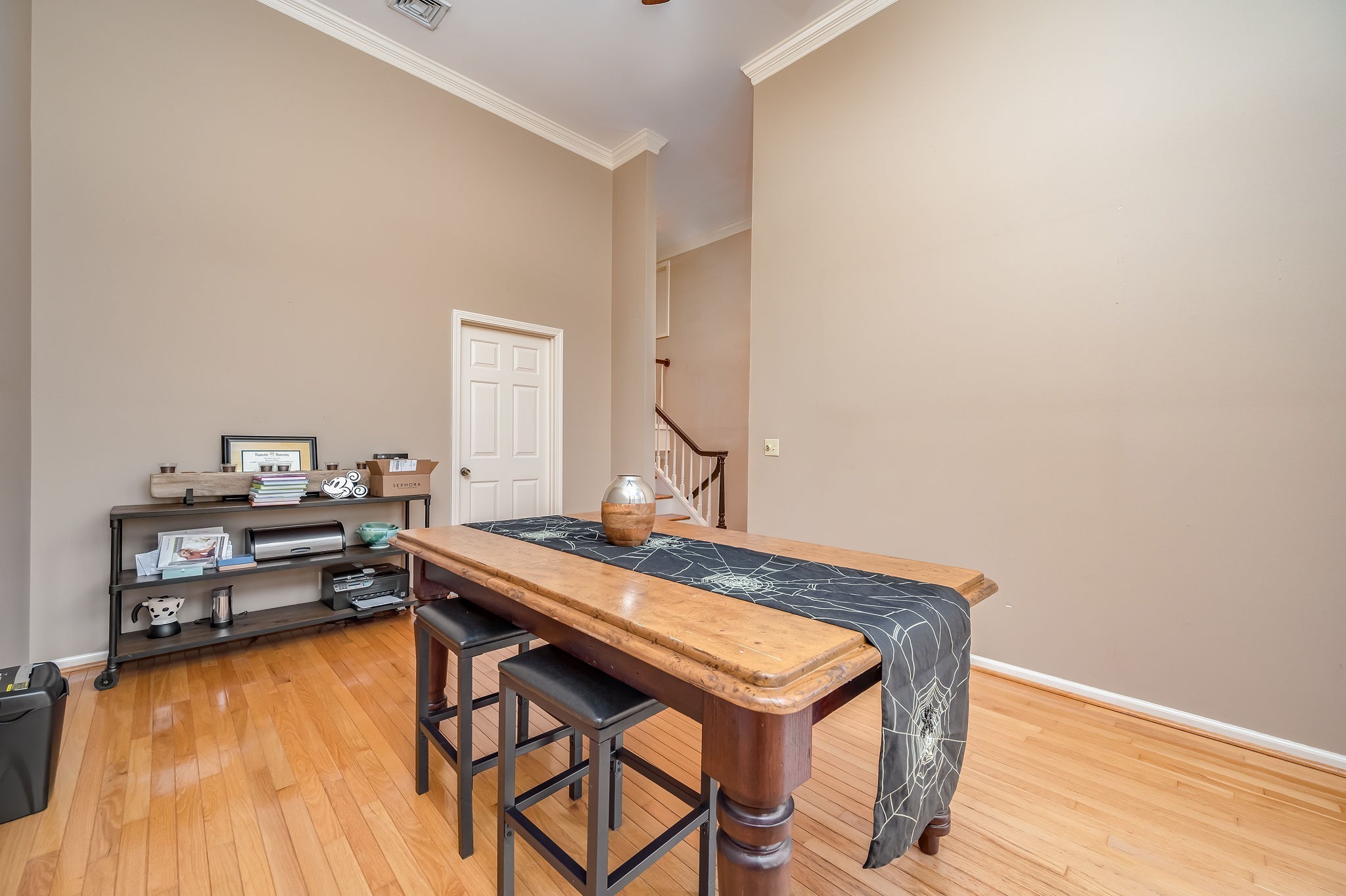 Nashville, Tennessee 37205, United States, 3 Bedrooms Bedrooms, ,3 BathroomsBathrooms,Residential,Active,6569