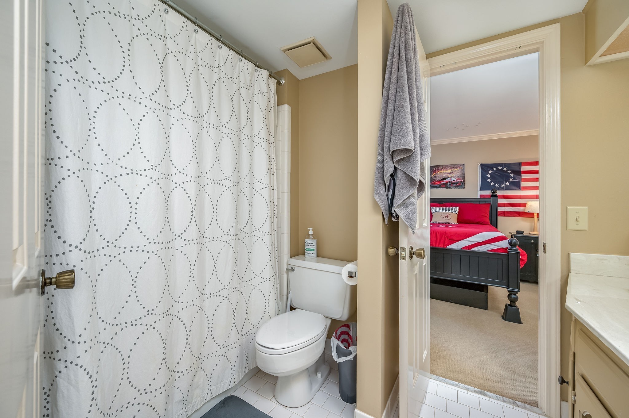 Nashville, Tennessee 37205, United States, 3 Bedrooms Bedrooms, ,3 BathroomsBathrooms,Residential,Active,6569