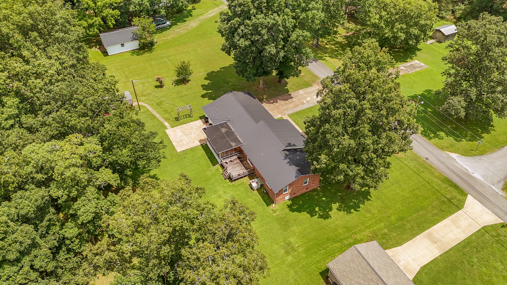 106 W Ryan St