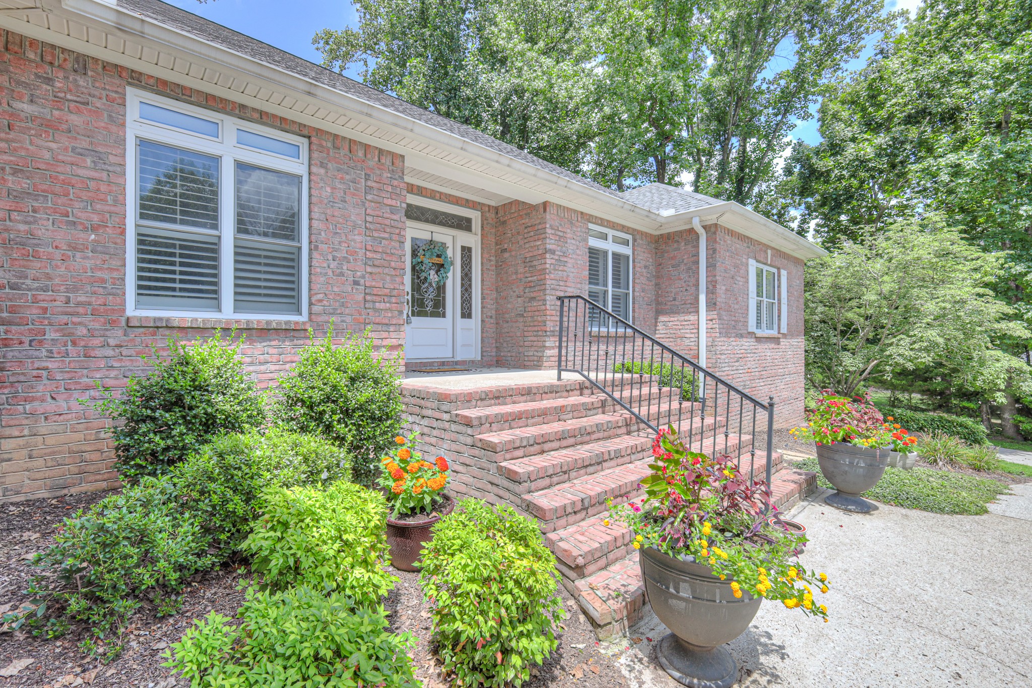 604 Georgian Way