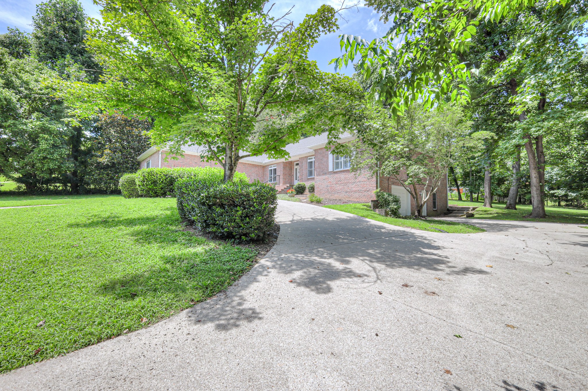 604 Georgian Way