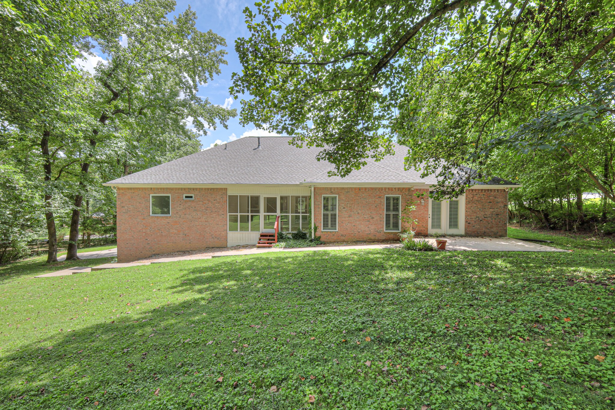 604 Georgian Way